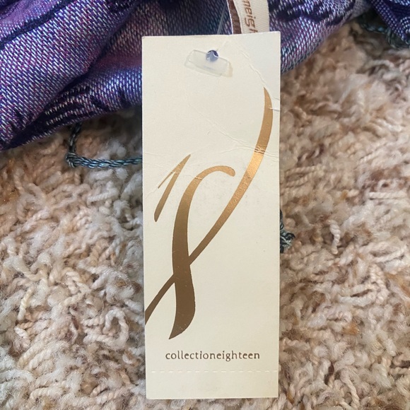 🔥NWT🔥Collection Eighteen Women’s scarf❄️ - Picture 7 of 9